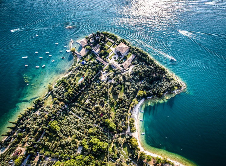 Stilvolle Auszeit im Herzen von Garda mit Wellness und Gourmetküche