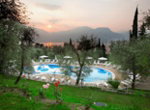 piscina tramonto