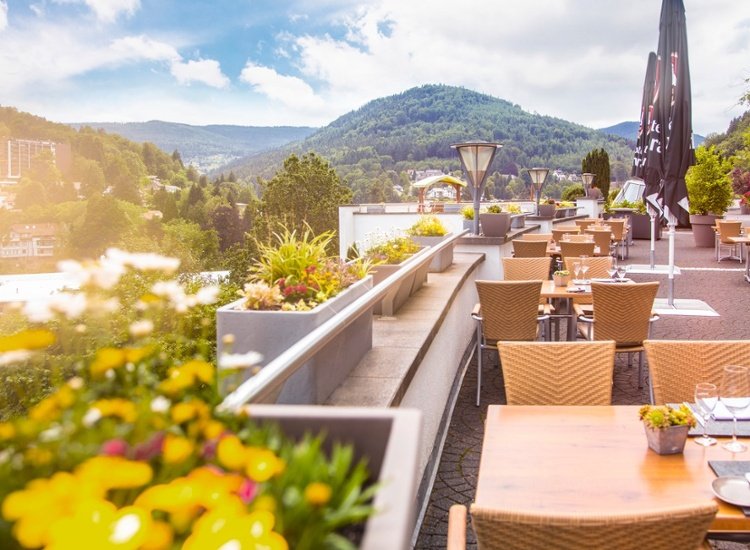 Luxuriöser Wellnessurlaub im Schwarzwald mit 180° Panoramablick & Gourmetdinner