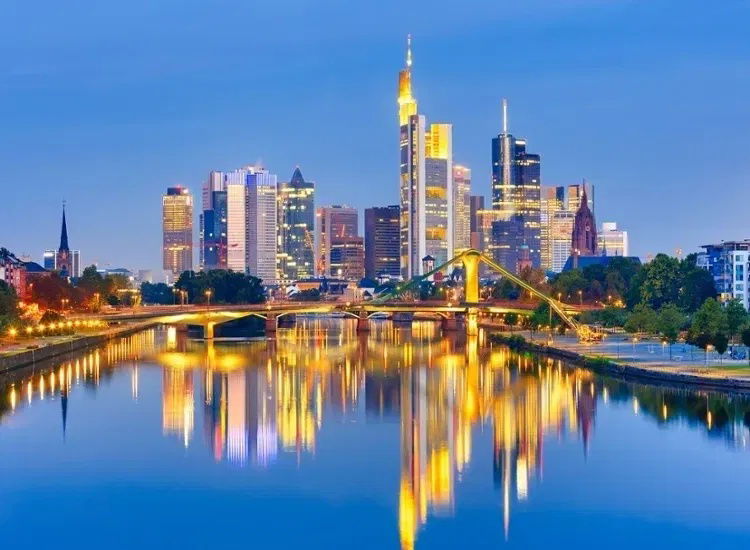 SPECIAL: Citytrip mit Skylineblick: Entdecken Sie "Mainhattan" im Premier Inn