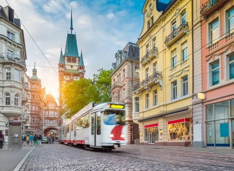SPECIAL: Charmantes Freiburg erleben - Premier Inn fußläufig zur Altstadt