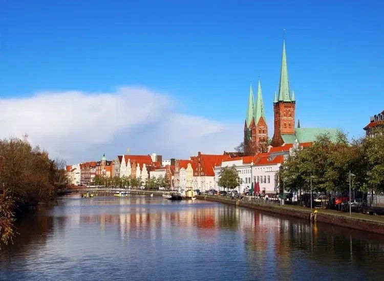 SPECIAL: Hansestadt-Flair erleben: Premier Inn nahe Lübecks Altstadtzauber