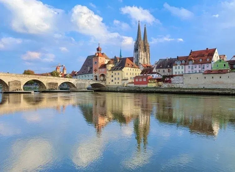SPECIAL: Spaziere zur Altstadt: Vom Premier Inn in die Geschichte Regensburgs