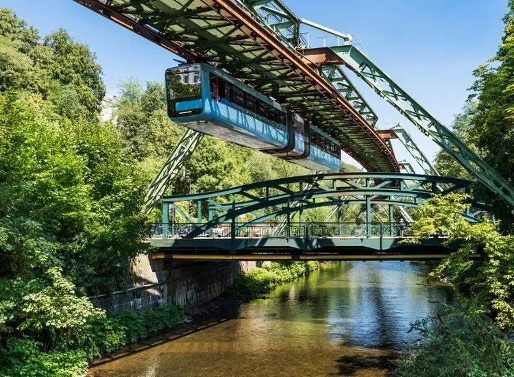 SPECIAL: Schwebebahn & Co entdecken – Städtetrip Wuppertal im Premier Inn