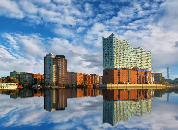 SPECIAL: Maritimes Flair & City-Vibes: Hamburg mit Premier Inn Hammerbrook